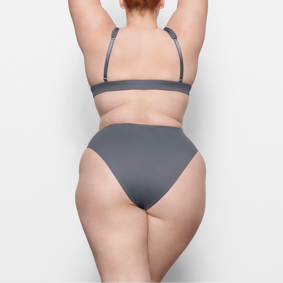 Grey skims bikini set - Picture 3 of 5